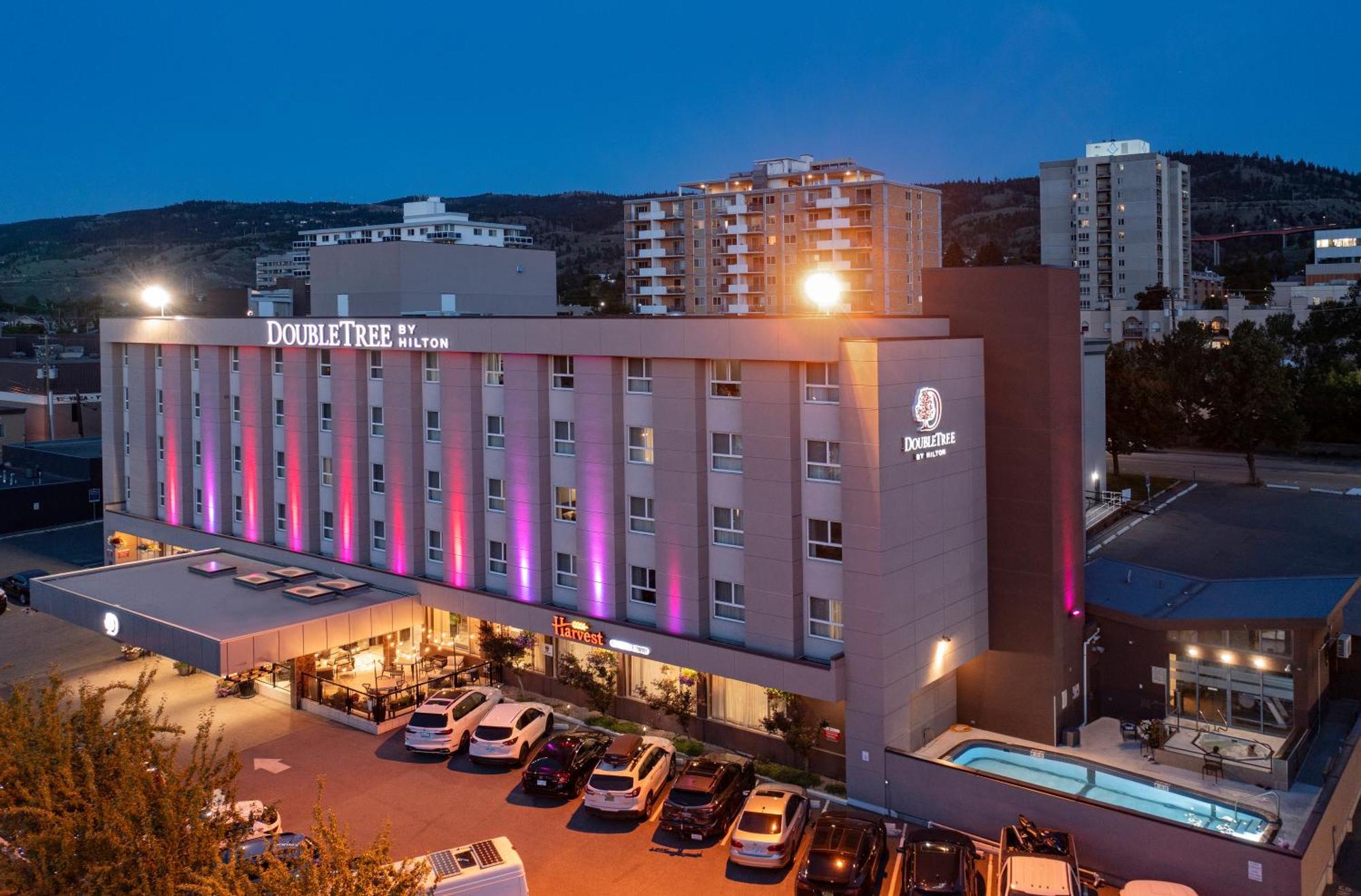 Doubletree By Hilton - Kamloops Hotel Exterior photo